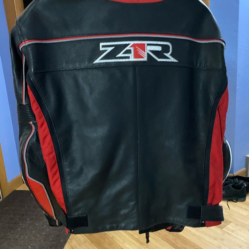 Motorcycle protective jacket - Picture 3 of 3